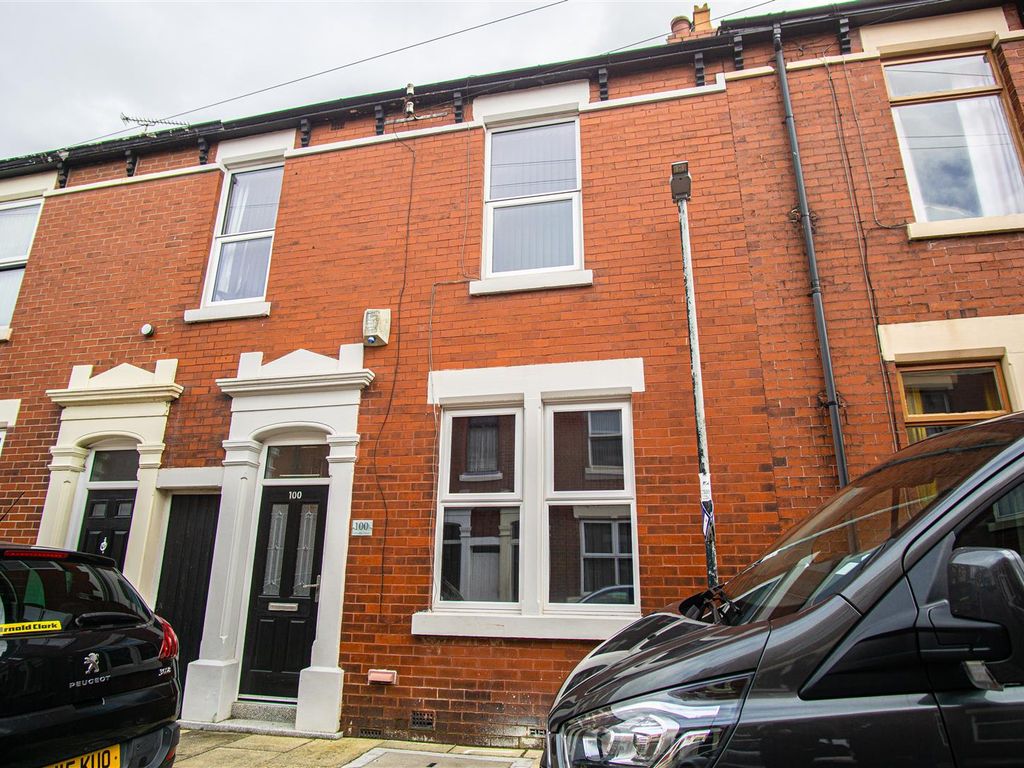 3 bed terraced house for sale in Lowndes Street, Preston PR1, £129,950