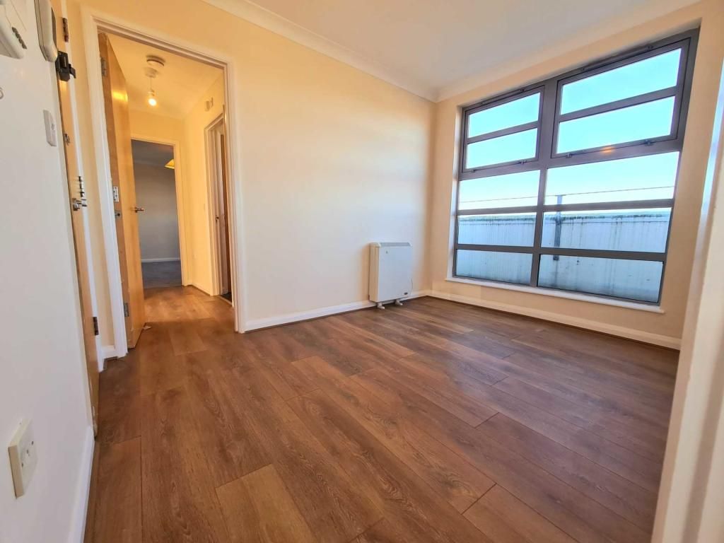 2 bed penthouse for sale in Thames Reach, London SE28, £270,000