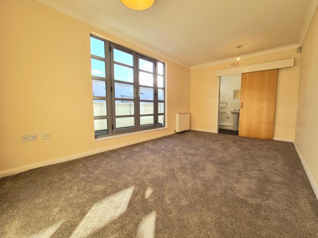 2 bed penthouse for sale in Thames Reach, London SE28, £270,000