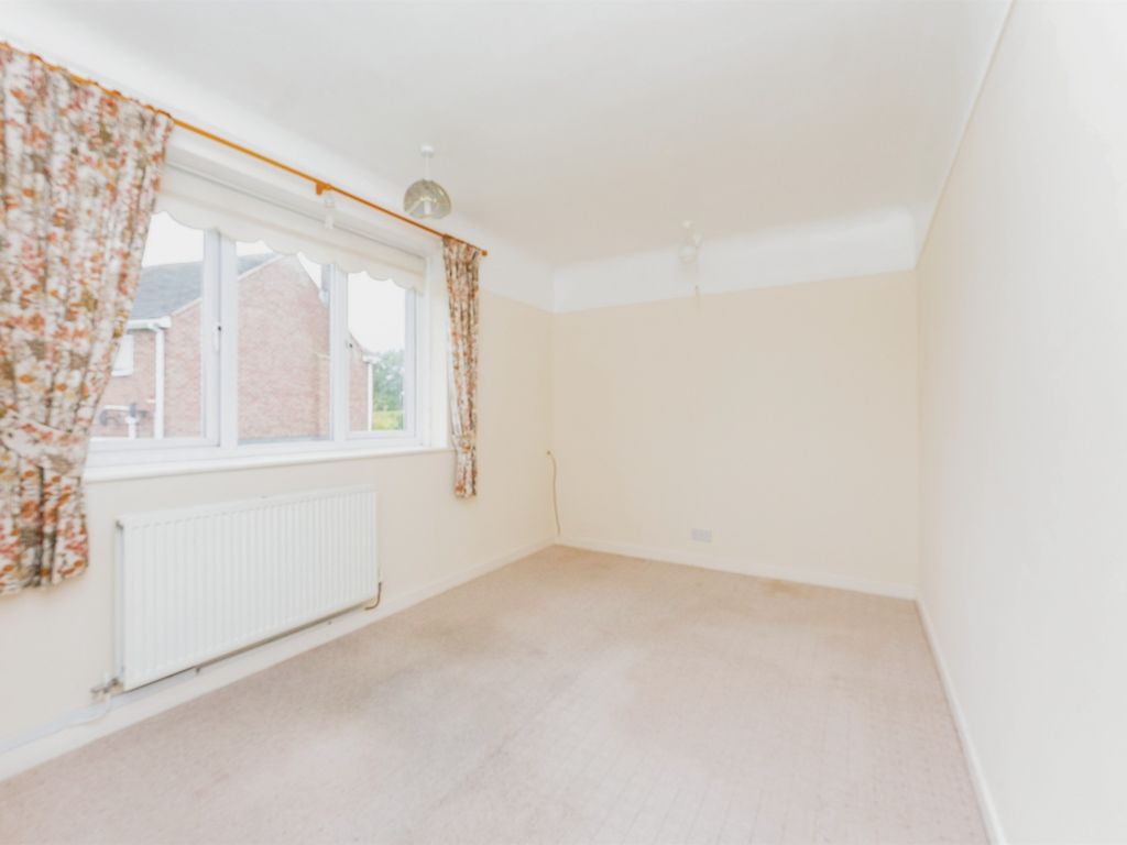 2 bed flat for sale in Ennisdale Drive, West Kirby, Wirral CH48, £170,000