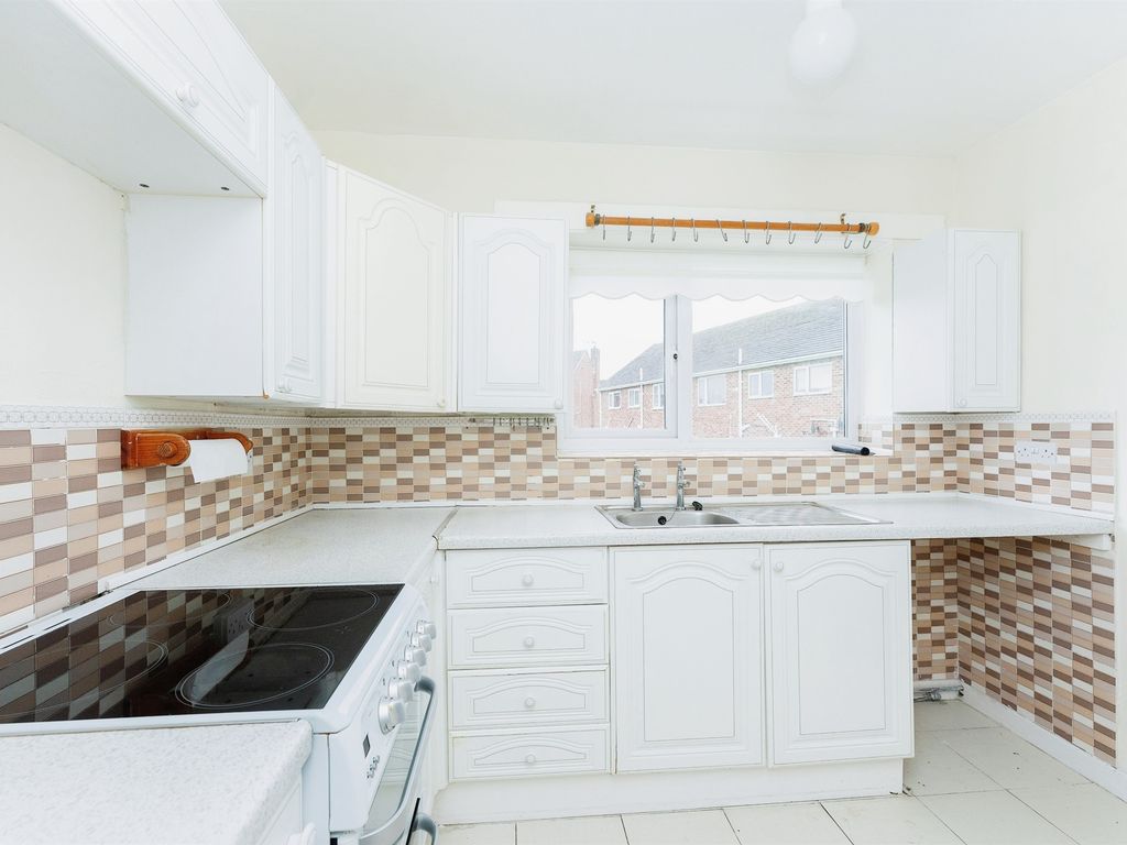 2 bed flat for sale in Ennisdale Drive, West Kirby, Wirral CH48, £170,000