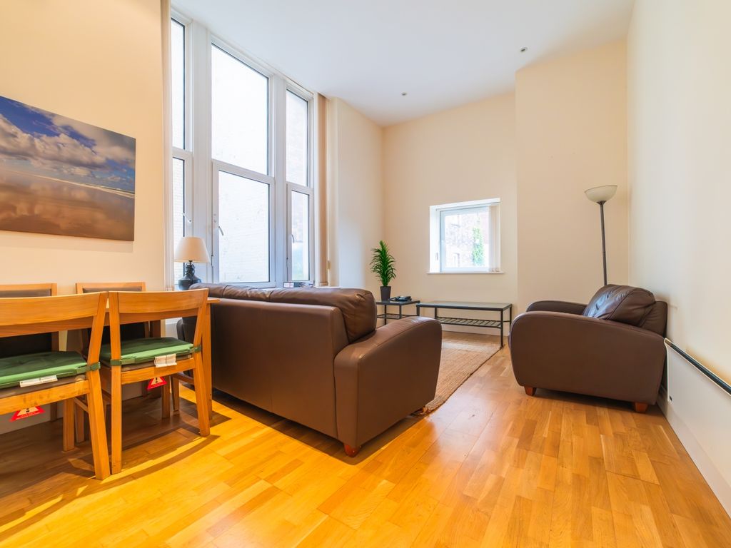 1 bed flat for sale in West Bute Street, Cardiff CF10, £135,000