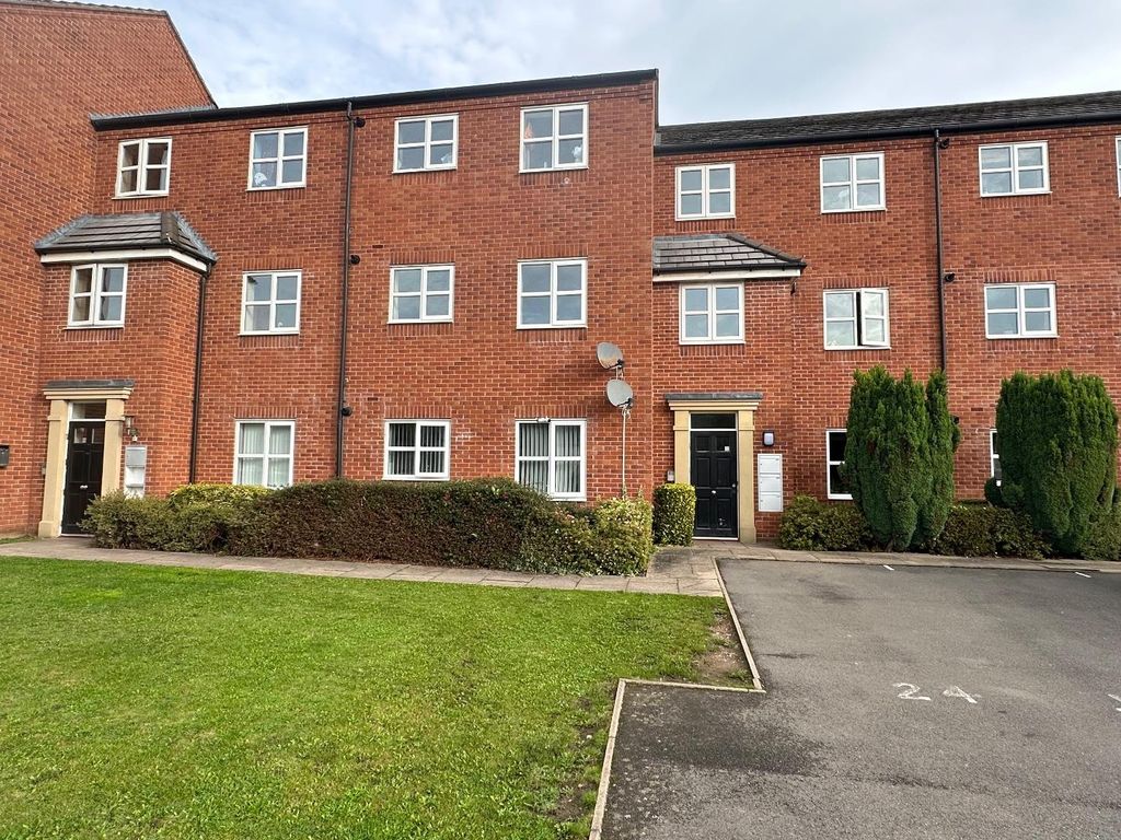 2 bed flat for sale in Leven Road, Tamworth B77, £160,000