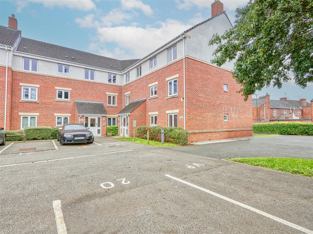 2 bed flat for sale in Moorcroft House, Archdale Close, Chesterfield, Derbyshire S40, £117,500
