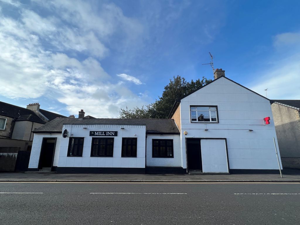 Pub/bar for sale in Thornhill Road, Falkirk FK2, £165,000
