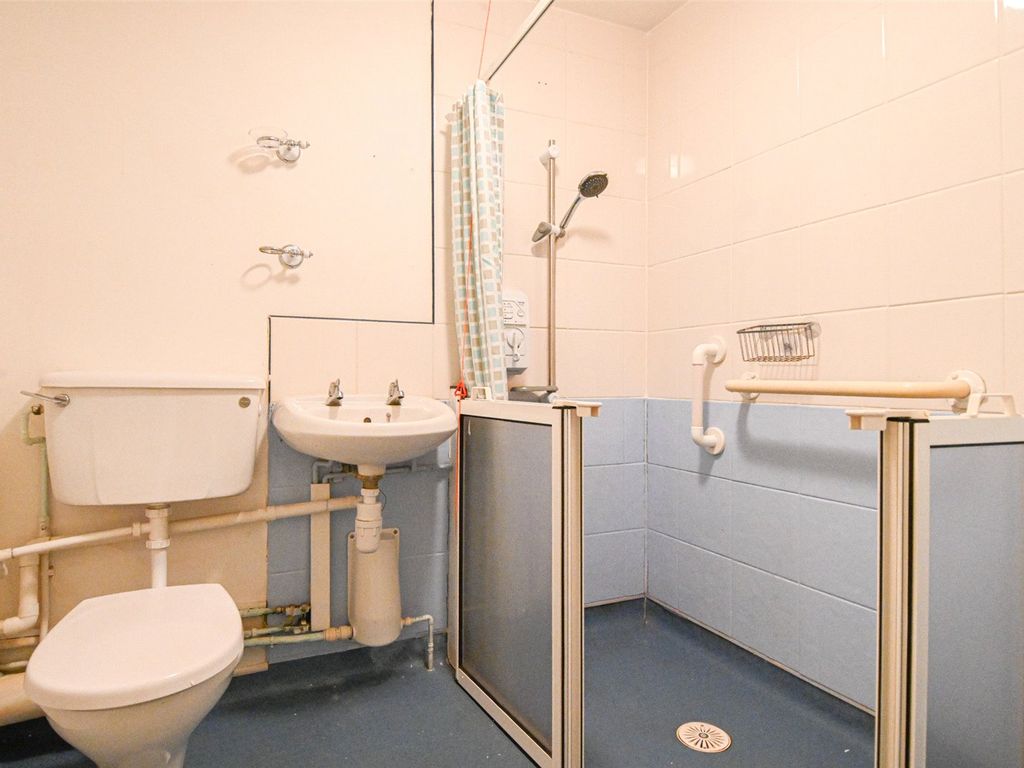 2 bed flat for sale in Sandon Road, Smethwick, West Midlands B66, £65,000