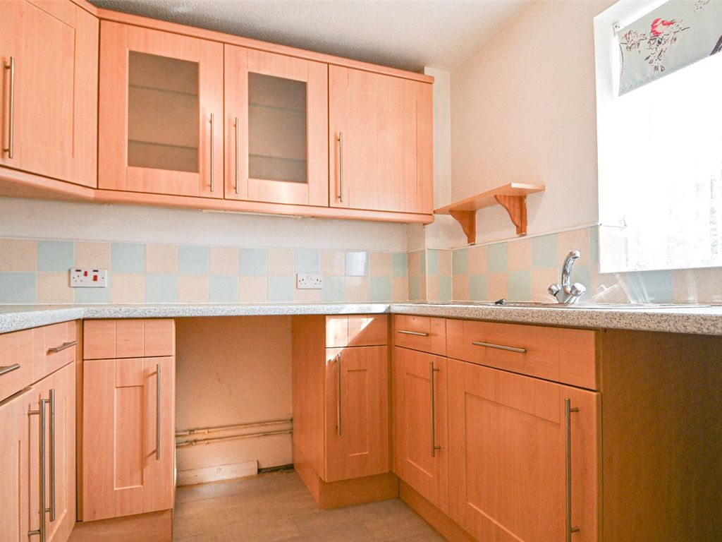 2 bed flat for sale in Sandon Road, Smethwick, West Midlands B66, £65,000