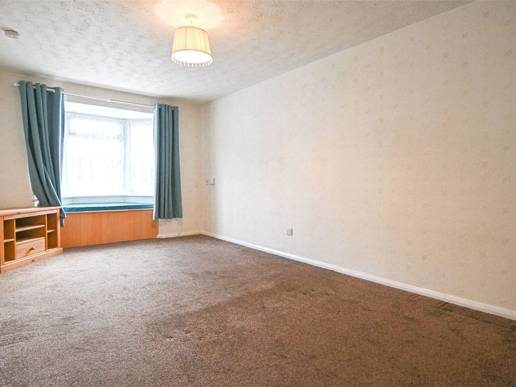 2 bed flat for sale in Sandon Road, Smethwick, West Midlands B66, £65,000