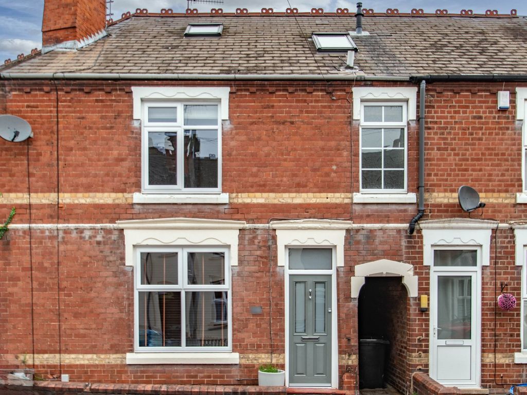 3 bed terraced house for sale in Platts Crescent, Stourbridge, West Midlands DY8, £220,000