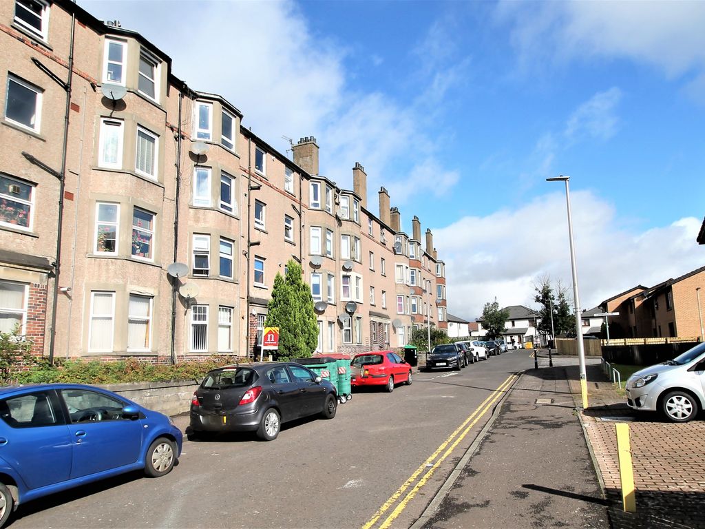 1 bed flat for sale in Cardross Street, Dundee DD4, £75,000