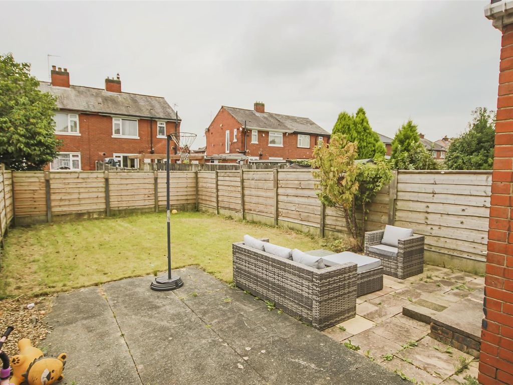 3 bed property for sale in Coniston Drive, Bury BL9, £190,000