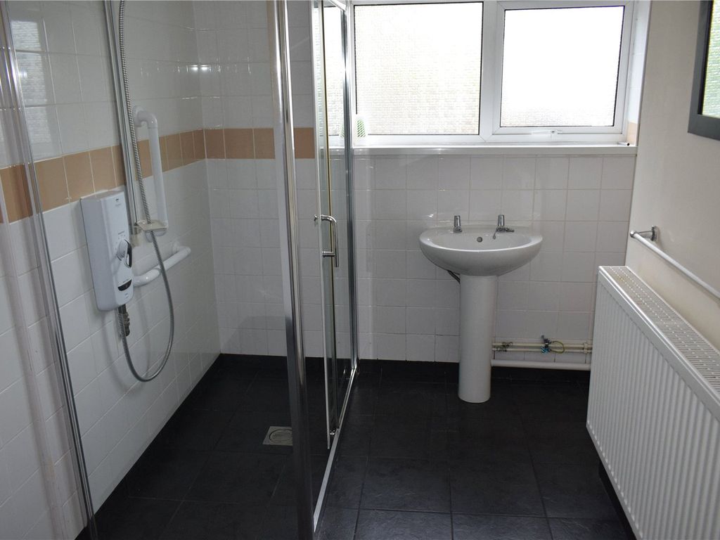 1 bed flat for sale in Victoria Avenue, Porthcawl CF36, £170,000