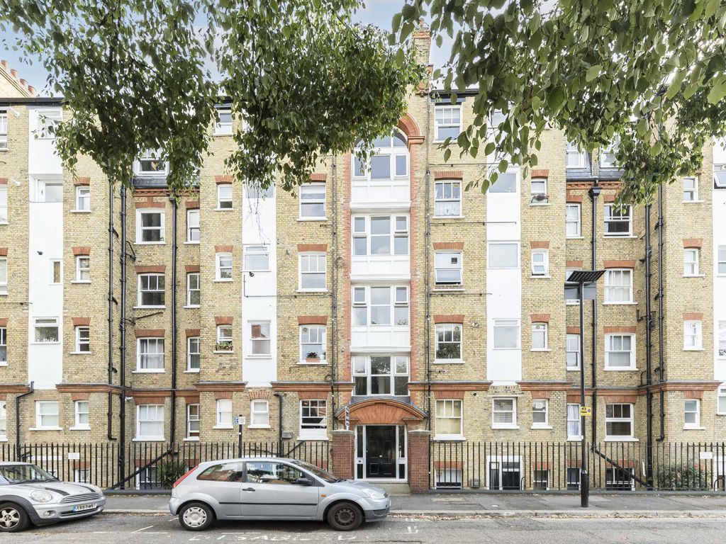 1 bed flat for sale in Chiswick Road, London W4, £285,000