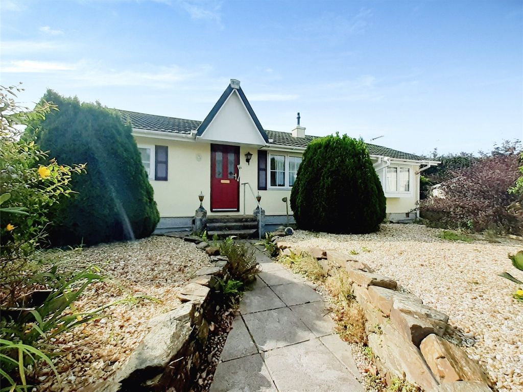 2 bed bungalow for sale in Tregainlands Park, Washaway, Bodmin, Cornwall PL30, £125,000