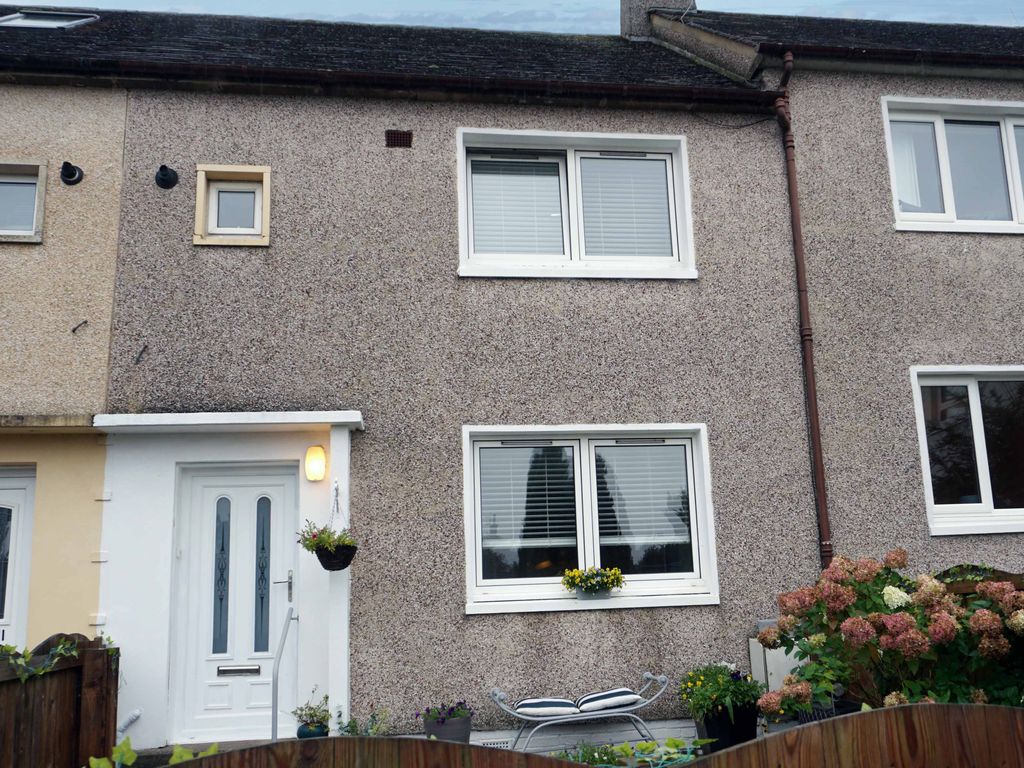 2 bed terraced house for sale in Russell Place, Busby G76, £175,000