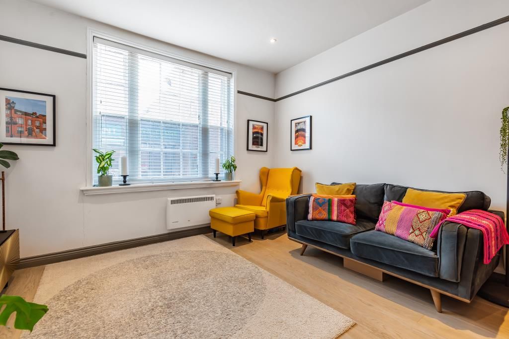 1 bed flat for sale in Chesham, Buckinghamshire HP5, £250,000