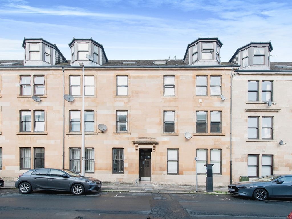 2 bed flat for sale in Argyle Street, Paisley PA1, £60,000
