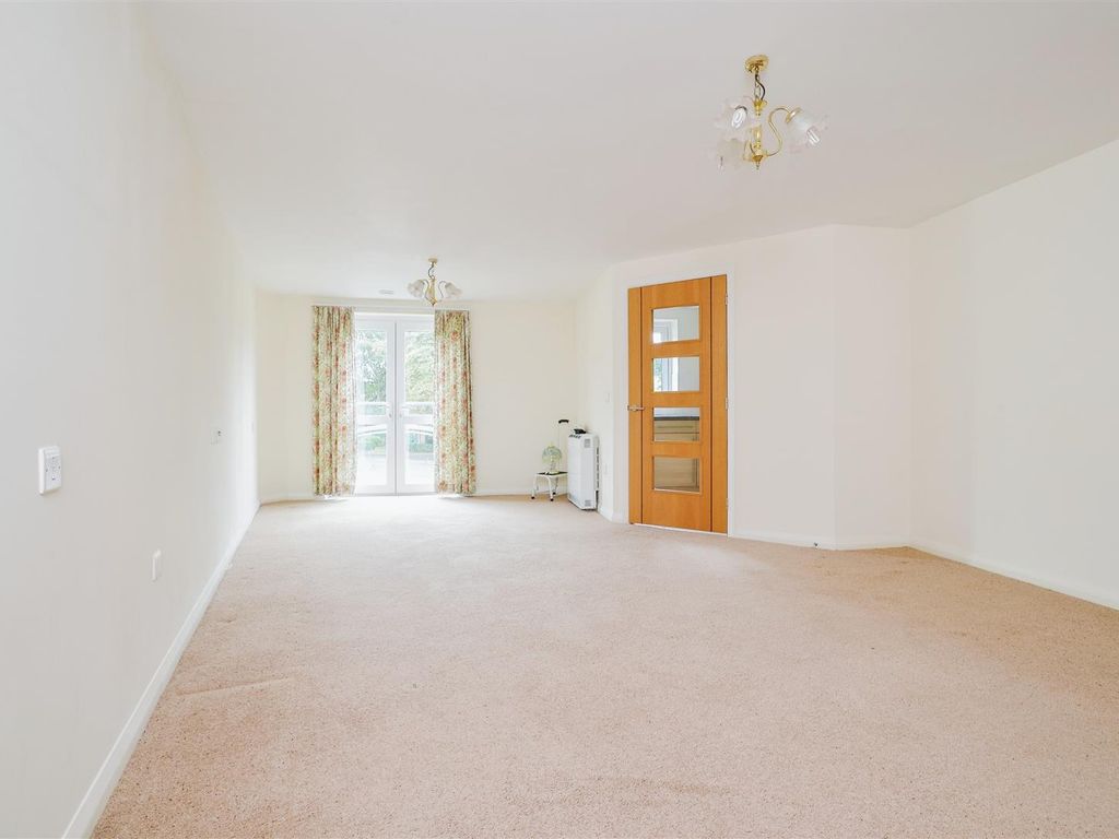 1 bed flat for sale in Malpas Court, Malpas Road, Northallerton DL7, £135,000