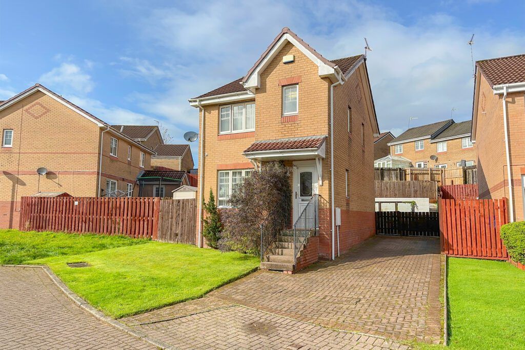 3 bed property for sale in Bute Crescent, Old Kilpatrick, Glasgow G60, £245,000