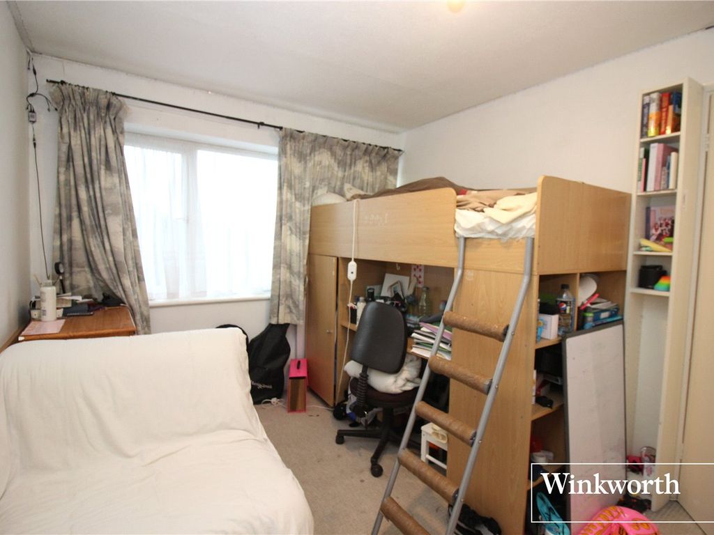 3 bed maisonette for sale in Ashdown Drive, Borehamwood, Hertfordshire WD6, £310,000