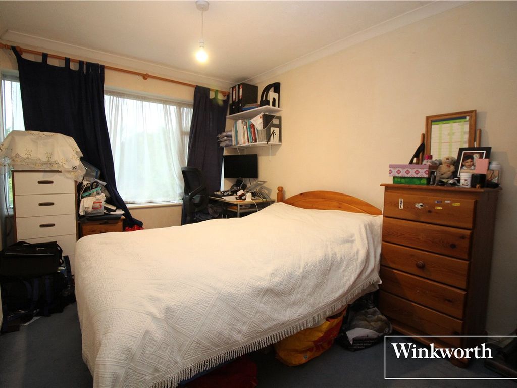 3 bed maisonette for sale in Ashdown Drive, Borehamwood, Hertfordshire WD6, £310,000