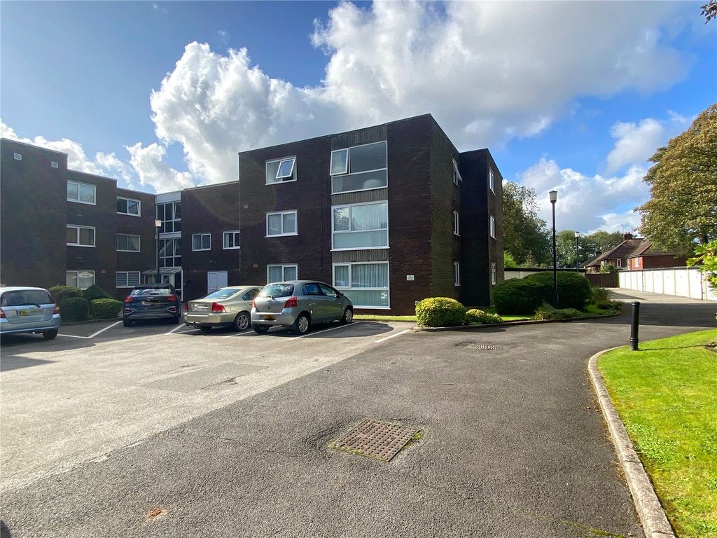 1 bed flat for sale in Burnell Court, Heywood, Greater Manchester OL10, £129,950