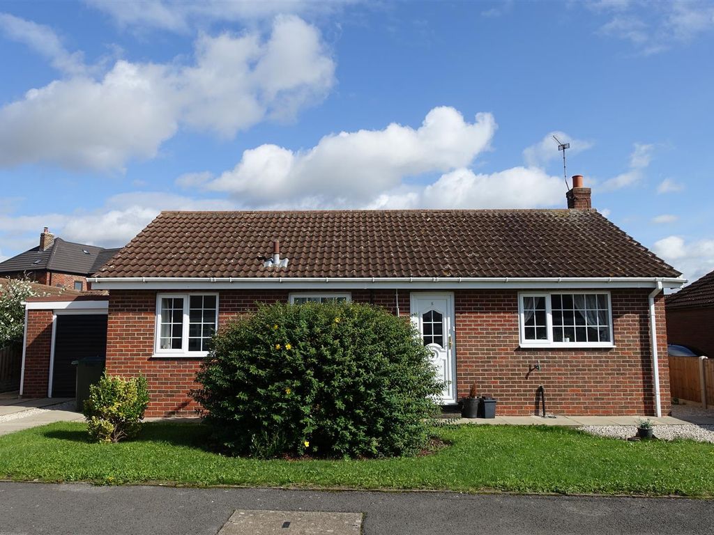 2 bed detached house for sale in Lyndhurst Drive, Norton, Doncaster DN6, £240,000