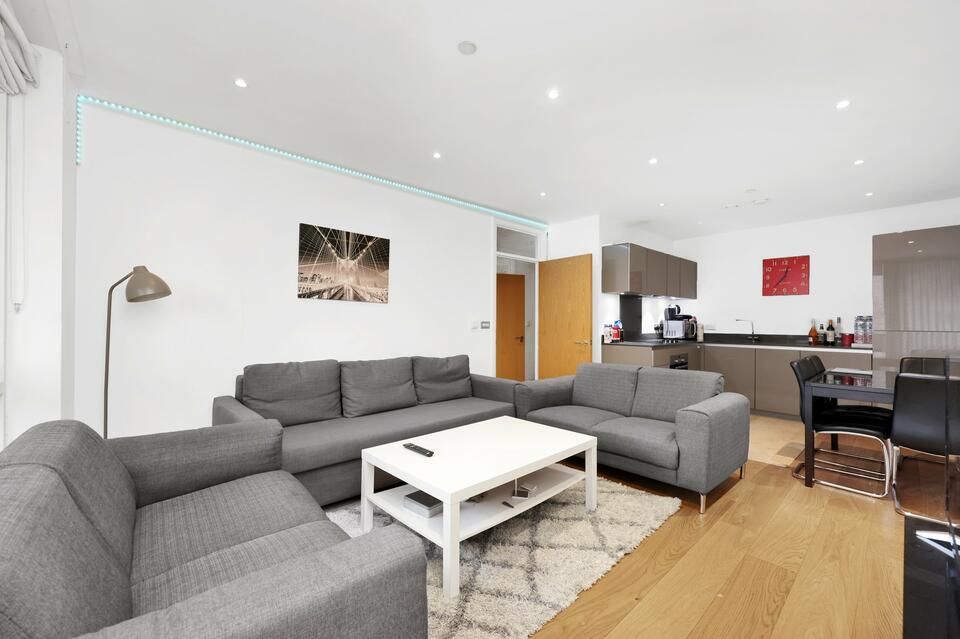 1 bed flat for sale in Barry Blandford Way, London E3, £300,000
