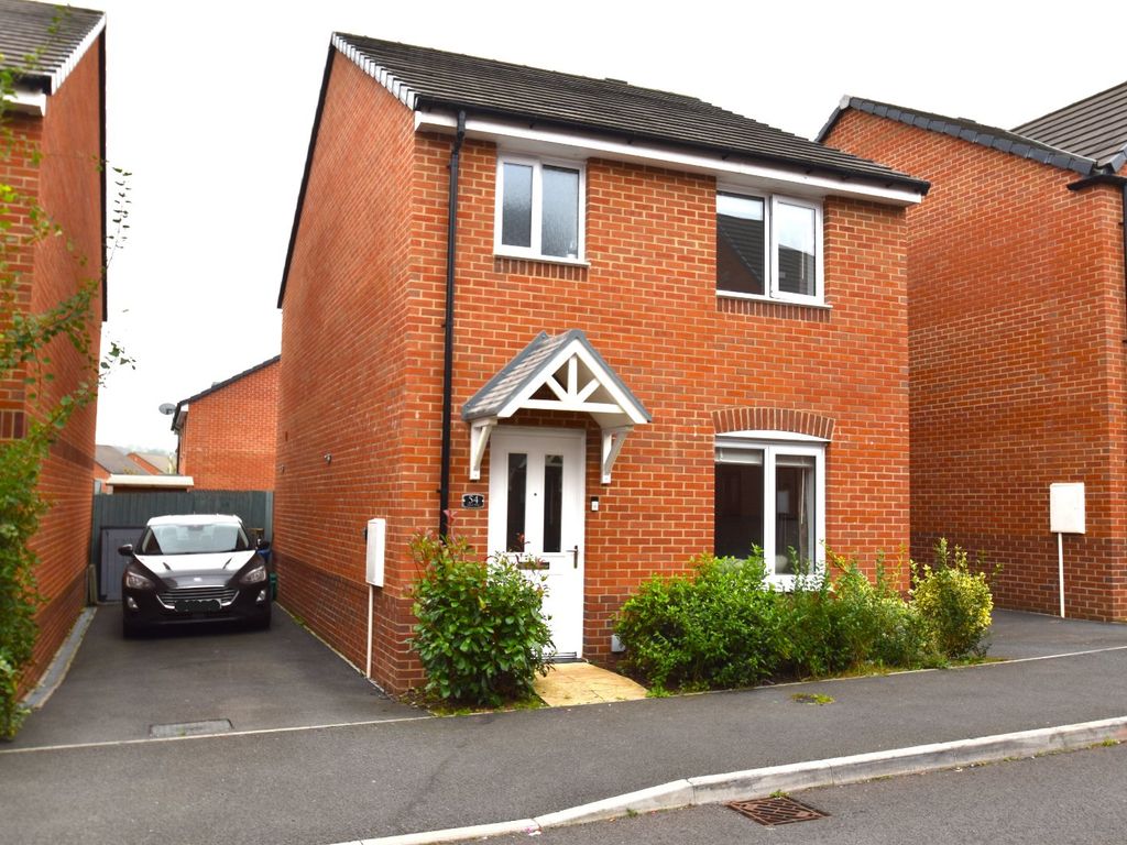 3 bed detached house for sale in Gale Way, Tiverton, Devon EX16, £295,000