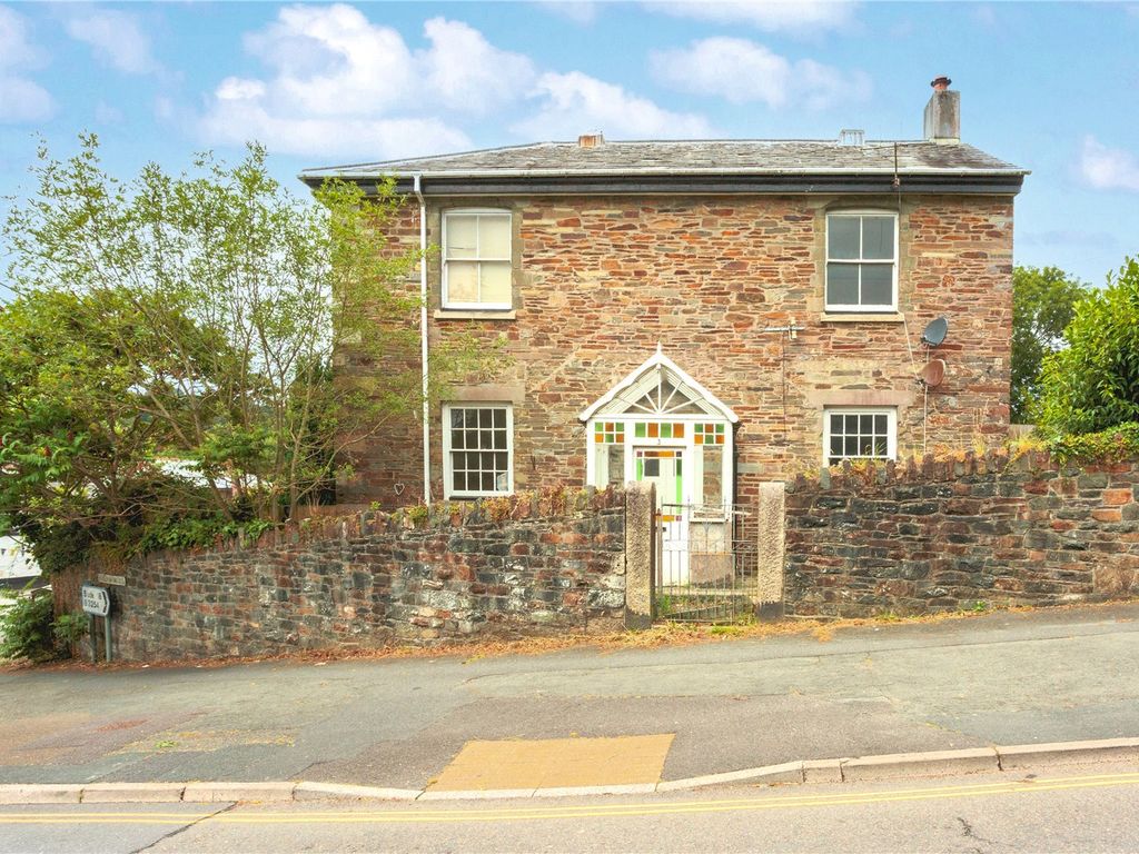3 bed end terrace house for sale in Launceston, Cornwall PL15, £150,000