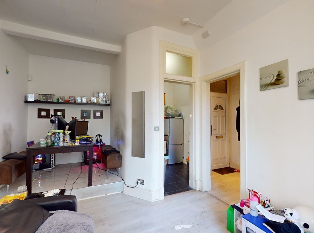 1 bed flat for sale in Portobello High Street, Edinburgh EH15, £139,995