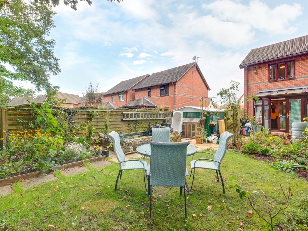 2 bed end terrace house for sale in The Belfry, Hailsham BN27, £250,000