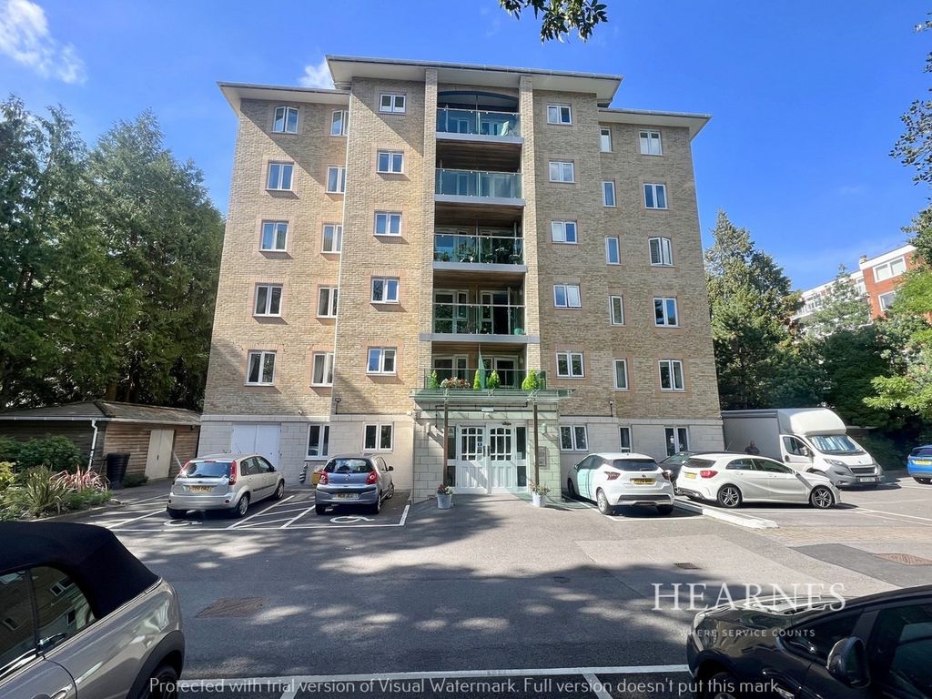 1 bed flat for sale in 14 The Avenue, Branksome Park, Poole BH13, £150,000