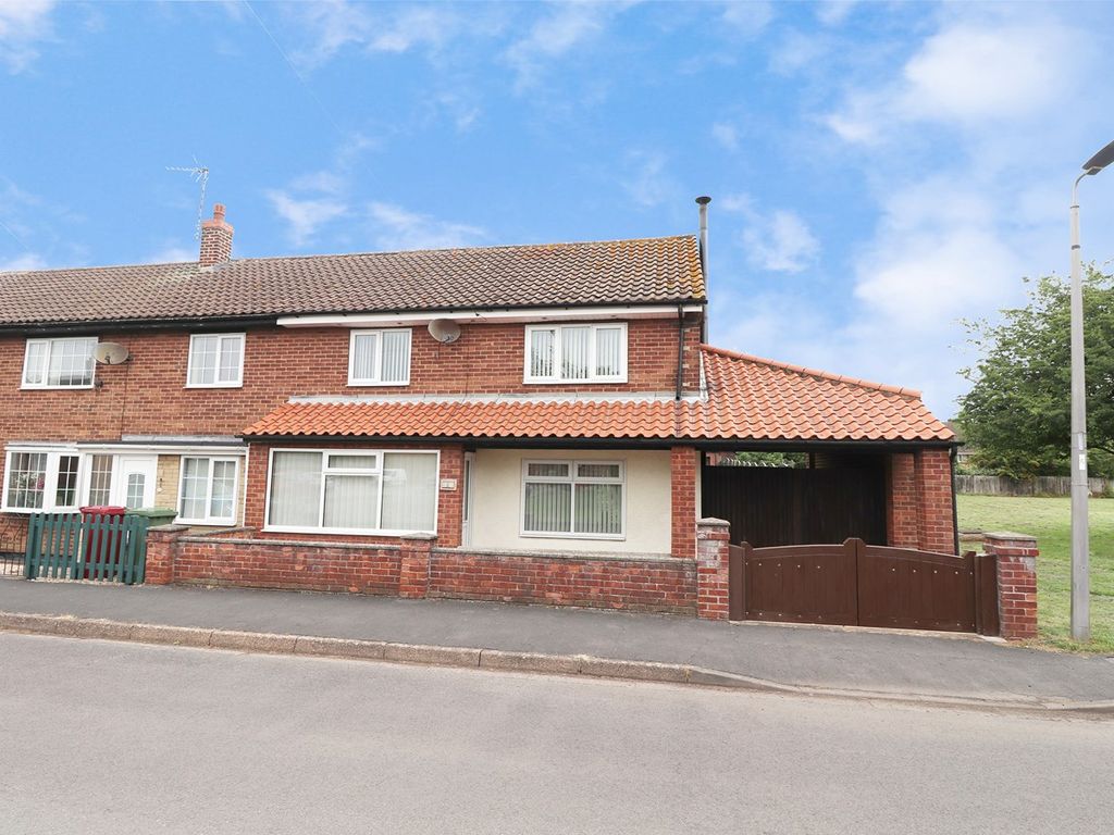 2 bed end terrace house for sale in Queens Crescent, Keadby, Scunthorpe DN17, £145,000