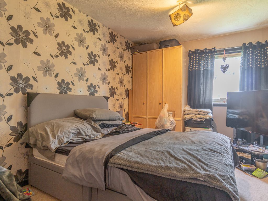 2 bed flat for sale in Nobleston Estate, Alexandria G83, £59,000