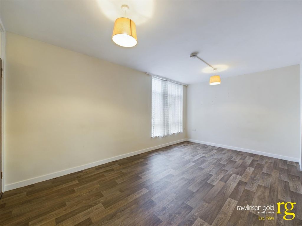 1 bed flat for sale in Churchill Place, Harrow HA1, £225,000