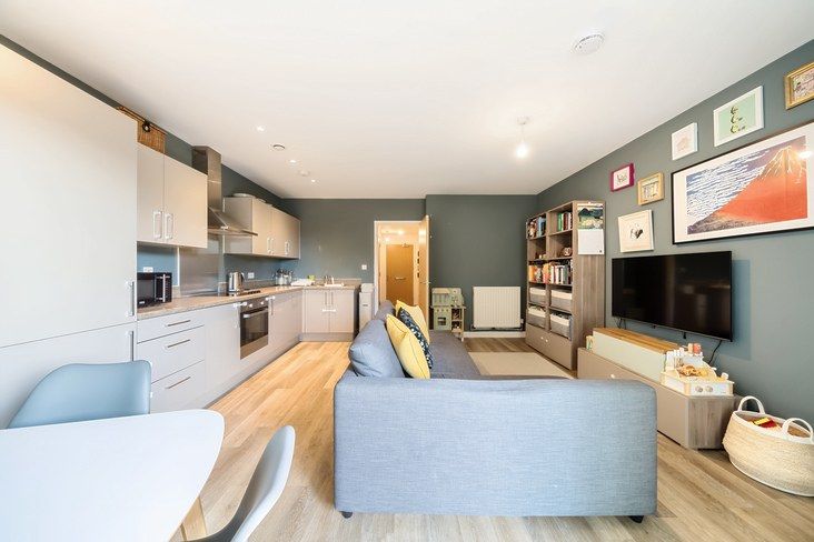 1 bed flat for sale in Cherry Blossom Court, Chiswick, Greater London W4, £184,500