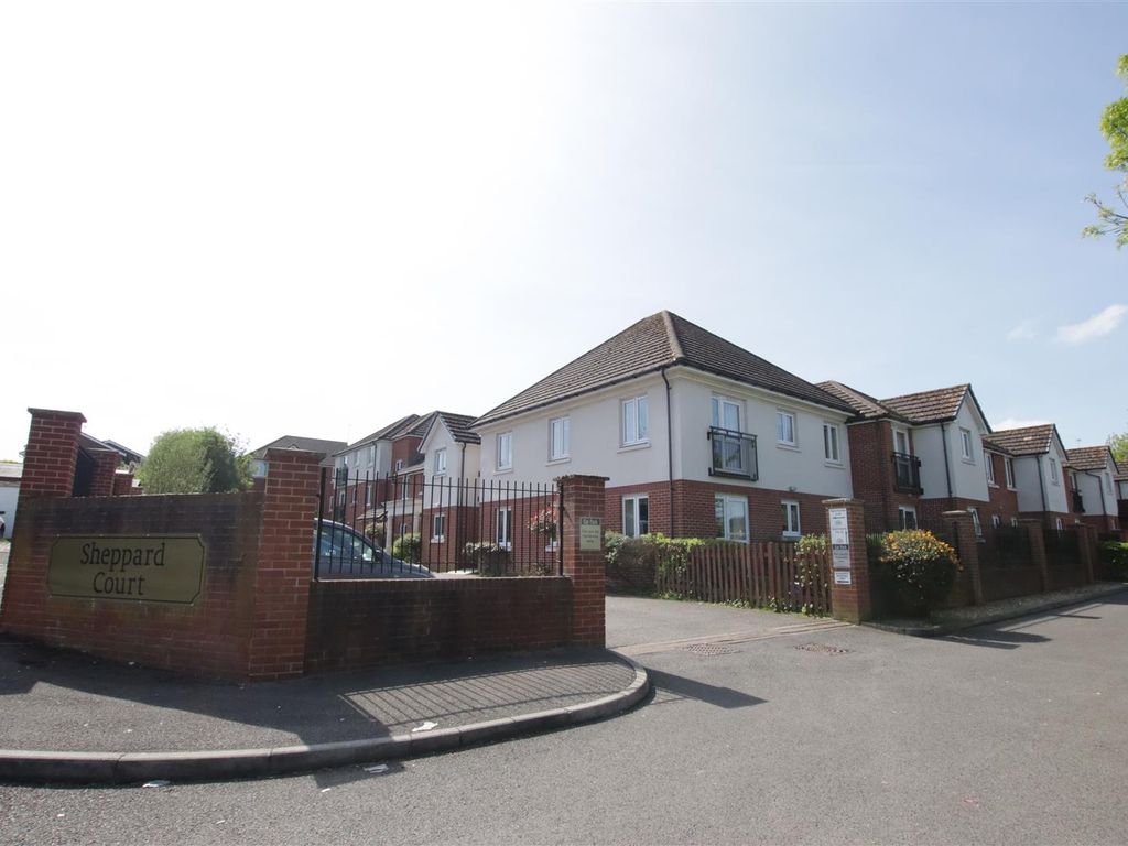 1 bed flat for sale in Chieveley Close, Tilehurst, Reading RG31, £130,000