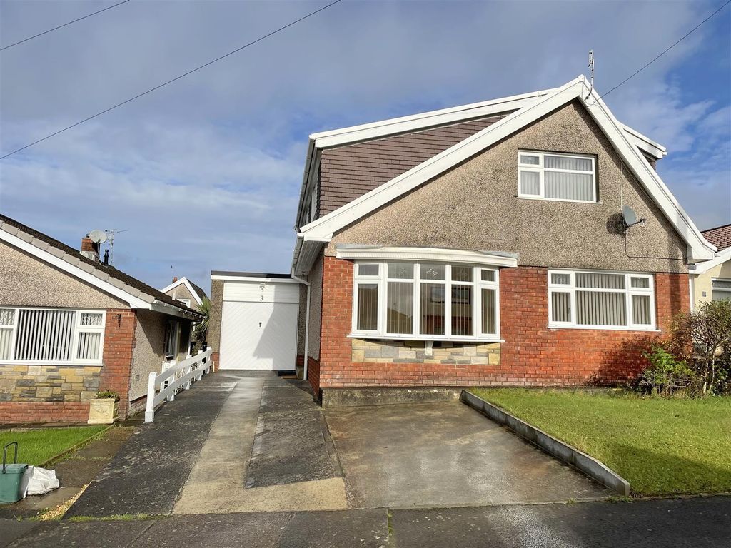 4 bed detached house for sale in Maplewood Close, Bryncoch, Neath SA10, £279,950