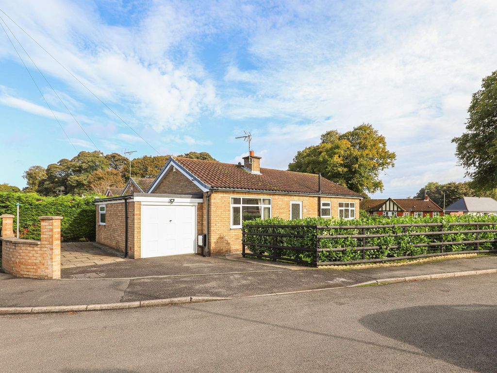 2 bed detached bungalow for sale in Cedar Close, Glapwell S44, £210,000