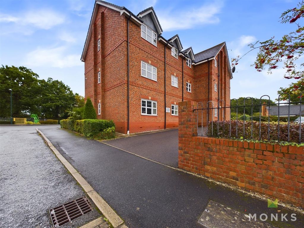 2 bed flat for sale in Battlefield Court, Shrewsbury SY1, £157,500
