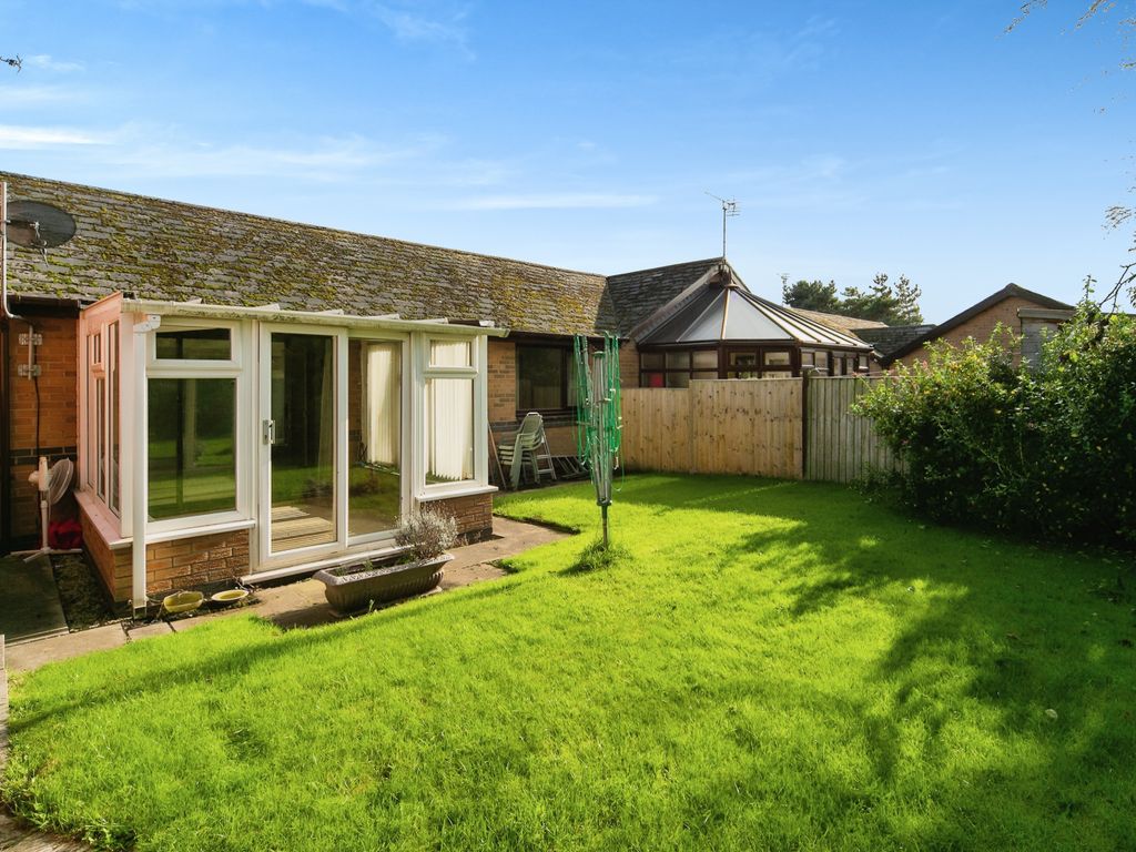 2 bed bungalow for sale in Round Hill Meadow, Great Boughton, Chester, Cheshire CH3, £170,000
