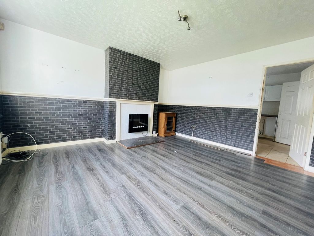 3 bed semi-detached house for sale in Colley Avenue, Wolverhampton, West Midlands WV10, £29,000