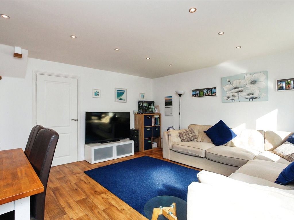 2 bed end terrace house for sale in Phoenix Road, Marden, Tonbridge, Kent TN12, £210,000