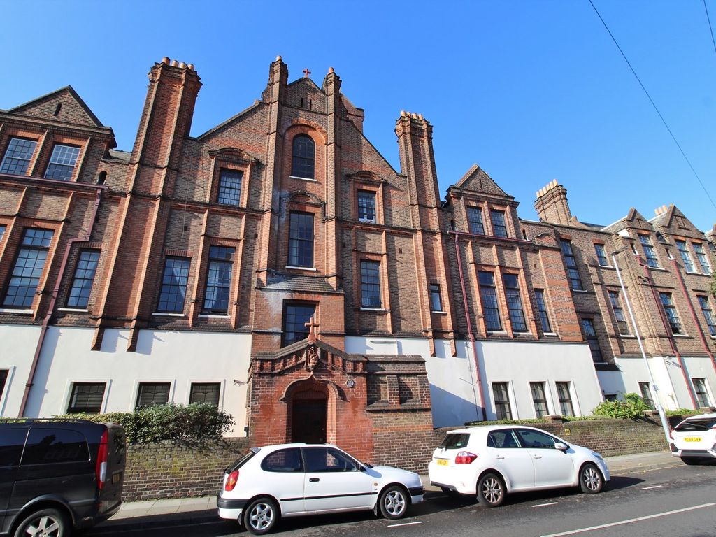 2 bed flat for sale in Lawrence Road, Southsea PO5, £210,000