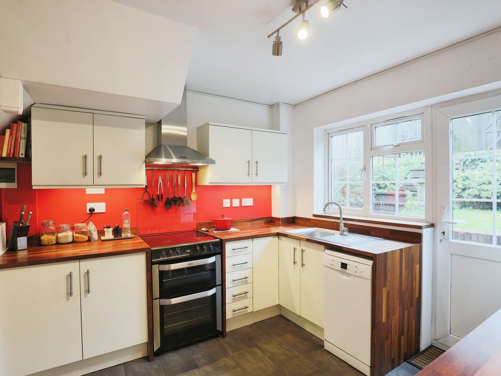 3 bed detached house for sale in Station Road, Pershore WR10, £250,000