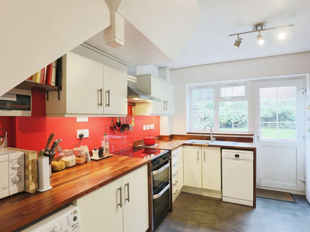 3 bed detached house for sale in Station Road, Pershore WR10, £250,000