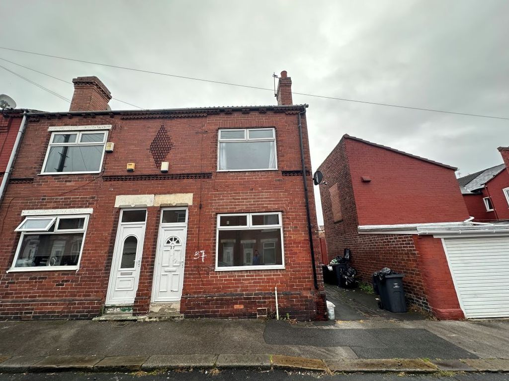 3 bed end terrace house for sale in 37 Victoria Street Goldthorpe, Rotherham, South Yorkshire S63, £30,000