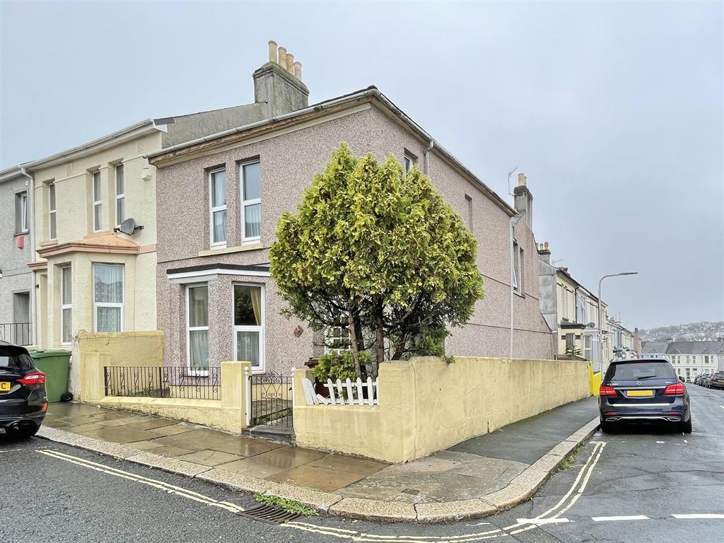 3 bed end terrace house for sale in West Hill Road, Mutley, Plymouth PL4, £130,000