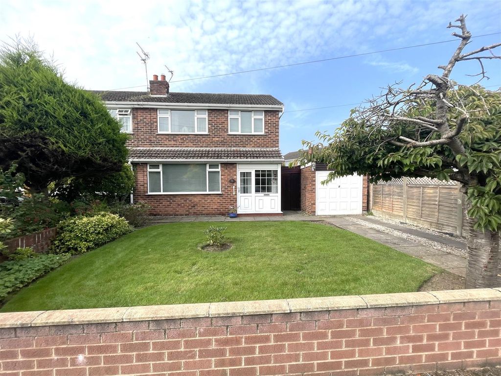 3 bed property for sale in Kensington Road, Formby, Liverpool L37, £225,000